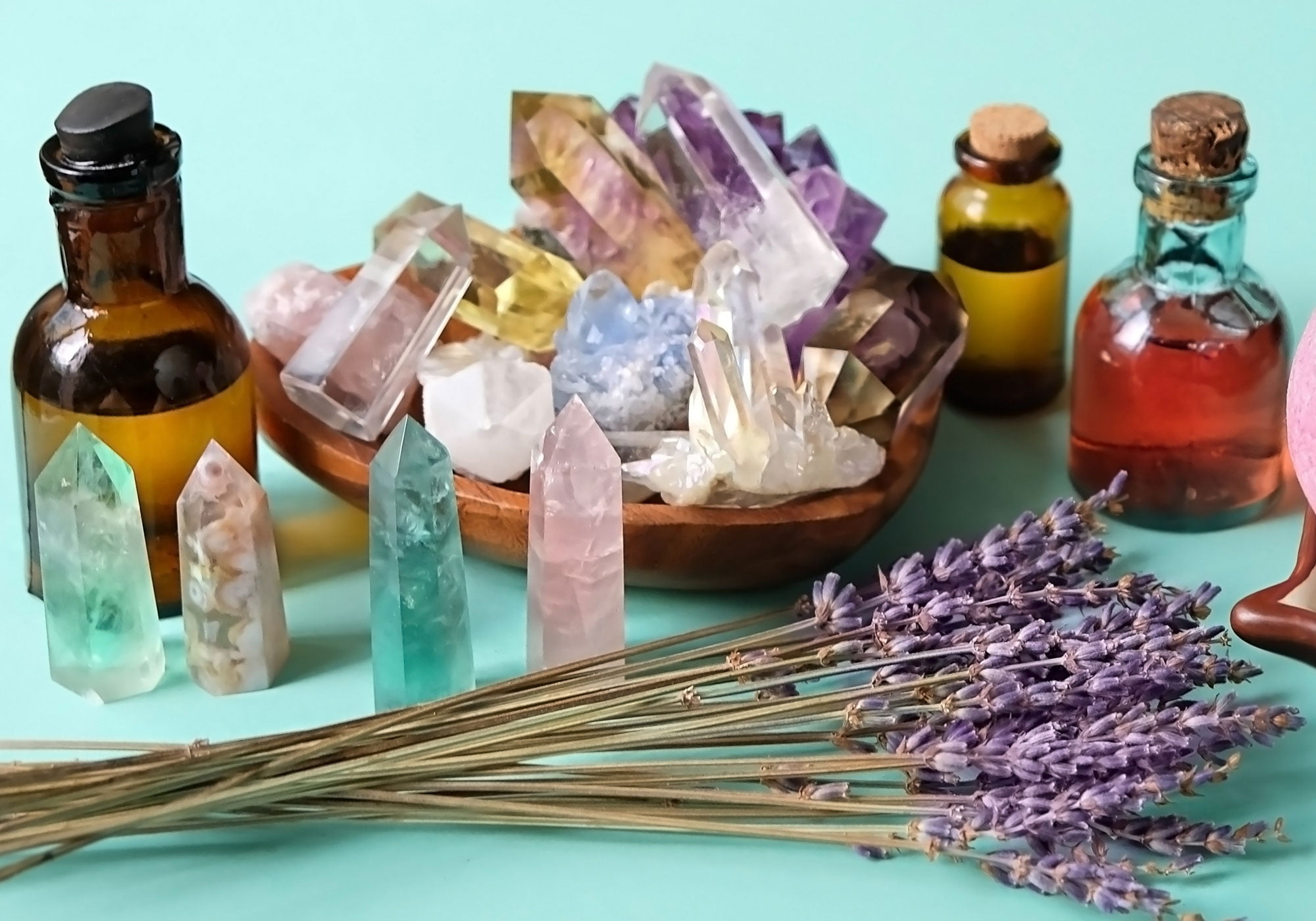 uso-aceites-esenciales-infundidos-con-cristales